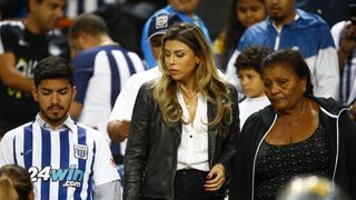 Paolo Guerrero: Alondra García Miró y Doña Peta se encuentran en el estadio para alentar al '9'