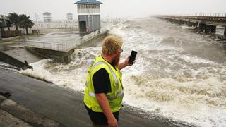 Huracán Ida se frena, aumenta su peligrosidad y crece la preocupación por los diques del lago Pontchartrain