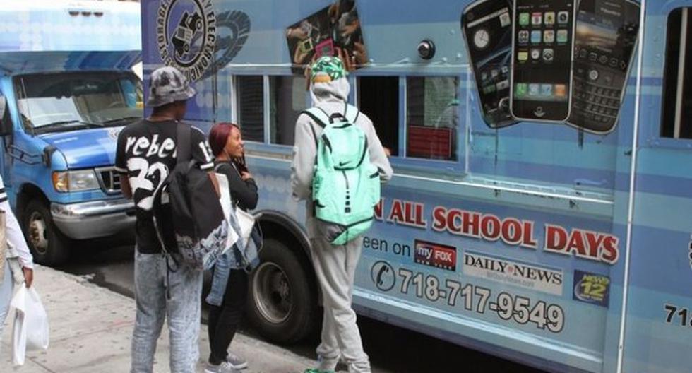 En algunos colegios se creó un depósito donde los alumnos guardaban sus celulares por 1 o 2 dólares. (Foto: eldiariony.com)