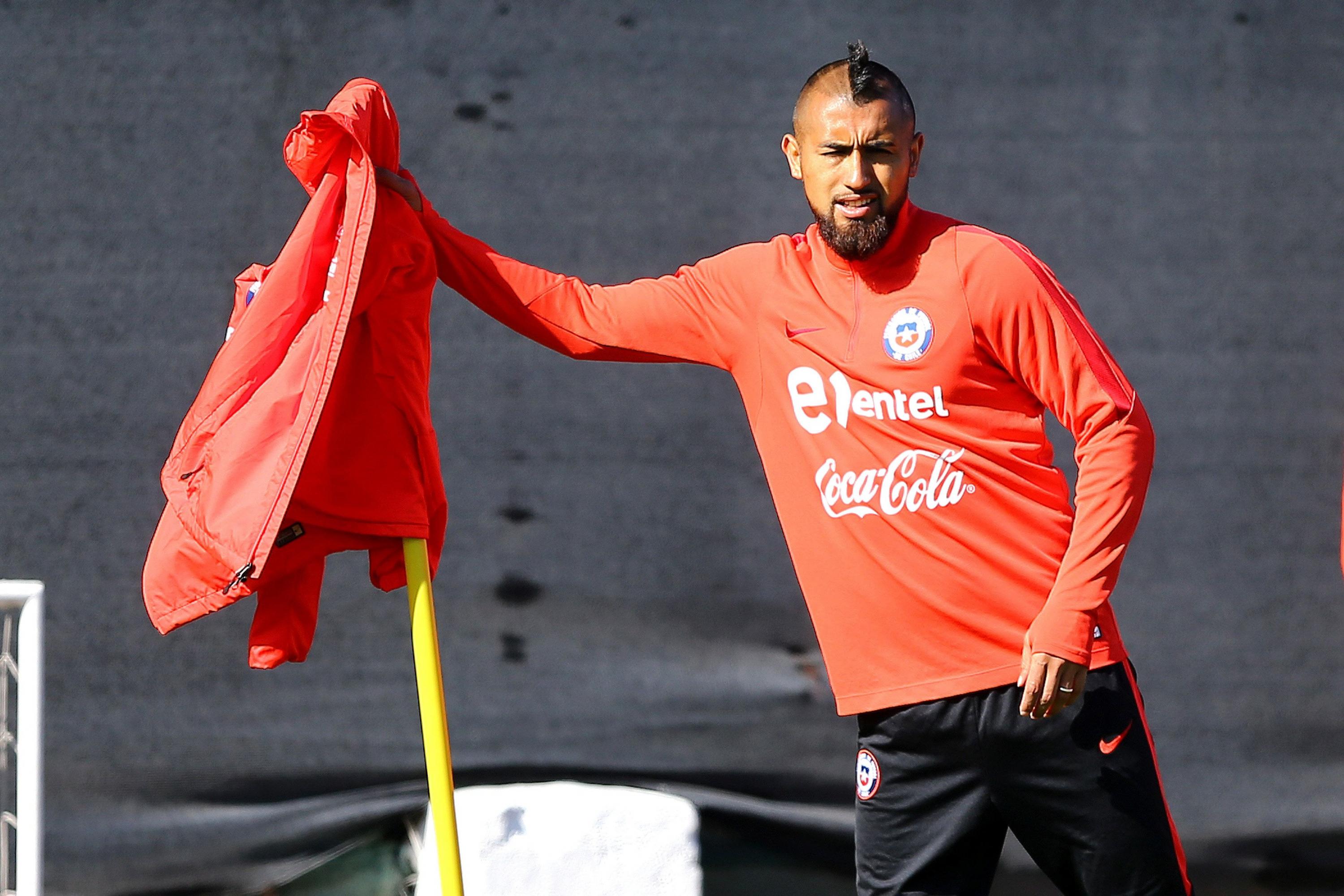 Arturo Vidal señaló que están obligados a ganarle a Paraguay luego de haber perdido en su visita a Defensores del Chaco. "Celebraron como si fueran campeones del mundo", indicó. (Foto: AP)