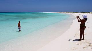 Cómo es la vida en Los Roques, el oasis de Venezuela donde (casi) no existe la crisis