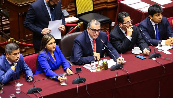 Sesión de la Comisión Permanente fue convocada por Pedro Olaechea. (Foto: Congreso)