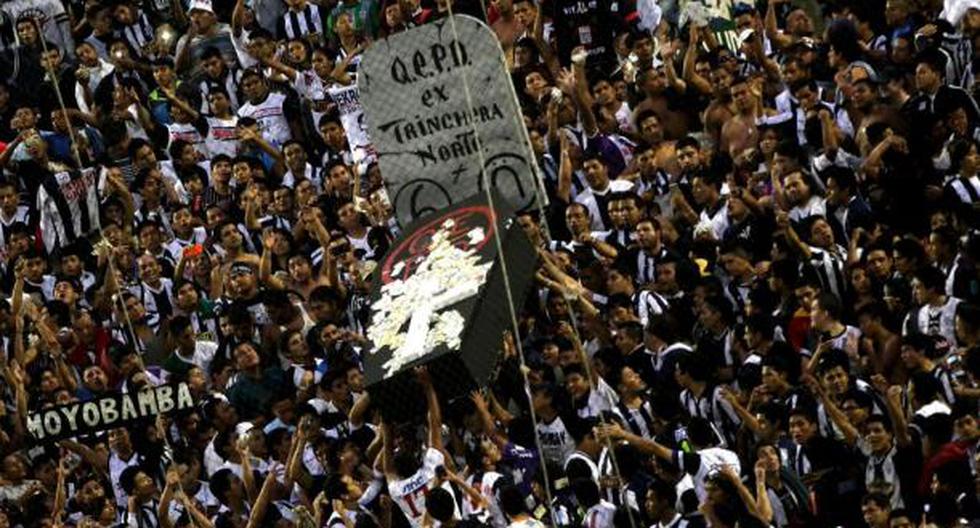 Así celebraron el triunfo sobre Universitario los hinchas de Alianza Lima. (Foto: Diego Toledo-Perú.com)