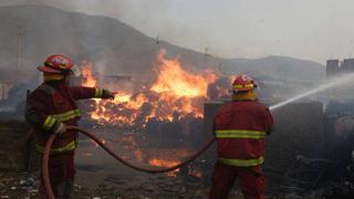 Más de 600 incendios en Lima y Callao atendieron los bomberos en enero