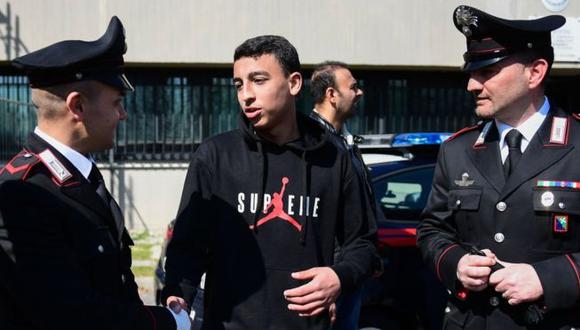 Ramy, de 13 años, logró avisar del secuestro de un autobús escolar cerca de Milán y evitó, así, una tragedia. (AFP vía BBC)