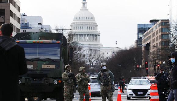 Imagen referencial. Miembros de la Guardia Nacional patrullan cerca del edificio del Capitolio de los Estados Unidos antes de la toma de posesión del presidente electo de los Estados Unidos, Joe Biden, en Washington, el 20 de enero de 2021. (REUTERS/Jim Urquhart).