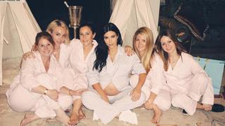 Instagram: Kim Kardashian celebró su baby shower en pijama