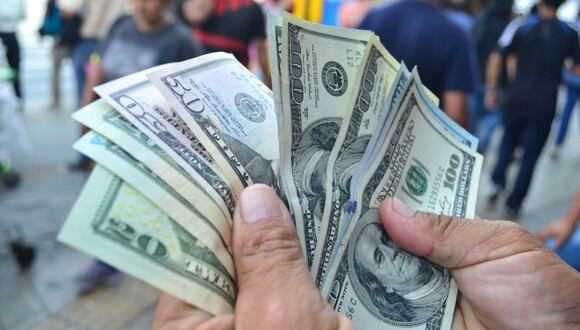 Los dólares falsos abundan en el mercado. (Foto: Andina)