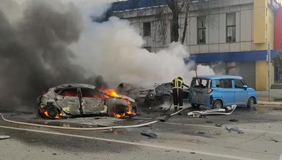 Rusia dijo el 30 de diciembre de 2023 que un ataque ucraniano mató al menos a 14 personas e hirió a 108 en la ciudad de Belgorod, un día después de que los ataques rusos mataran a decenas en Ucrania | Foto: Folleto / Ministerio de Emergencias de Rusia / AFP