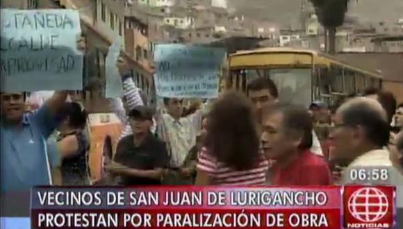 Vecinos de SJL protestan por abandono de obras en viaducto