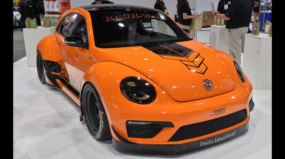 Tanner Foust Racing EONOS RWB Beetle: RWB es conocida por desarrollar modelos de Porsche pero esta vez junto al piloto de DTM Tanner Foust le metieron mano a un Beetle.