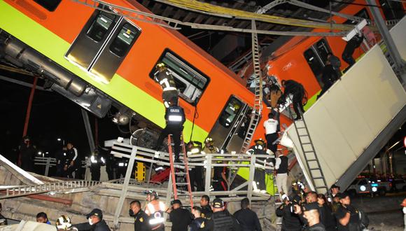 Los rescatistas trabajan en el lugar de un accidente en el metro de Ciudad de México el 3 de mayo de 2021. (Valentina ALPIDE / AFP).
