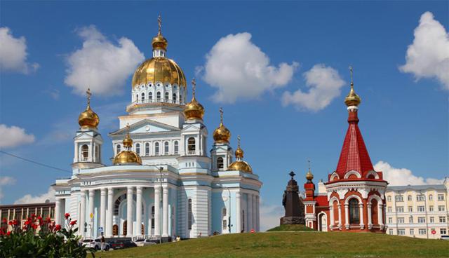 Entre los principales atractivos de Saransk destacan la catedral Theodore Ushakov, la cual está  cubierta de oro; y el museo de artes visuales Mordovian Erzia, que alberga más 200 obras del arte moderno ruso. Aquí, la selección peruana debutará ante el combinado de Dinamarca el próximo sábado 16 de junio. (Foto: Shutterstock)