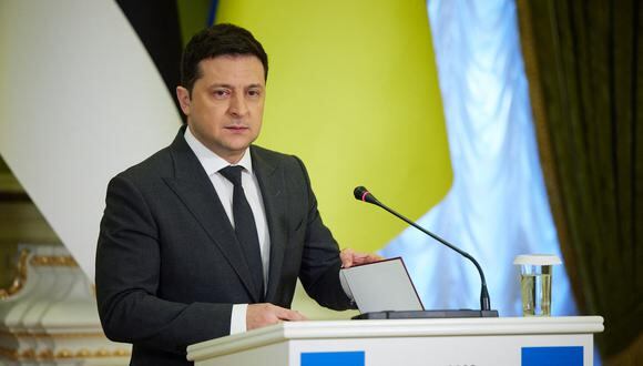 Volodymyr Zelensky se reunió este jueves con Von der Leyen, quien llegó esta mañana a Kiev con quince miembros del Ejecutivo comunitario y presidirá la cumbre entre la Unión Europea (UE) y Ucrania. (Foto: Handout / UKRAINE PRESIDENCY / AFP)