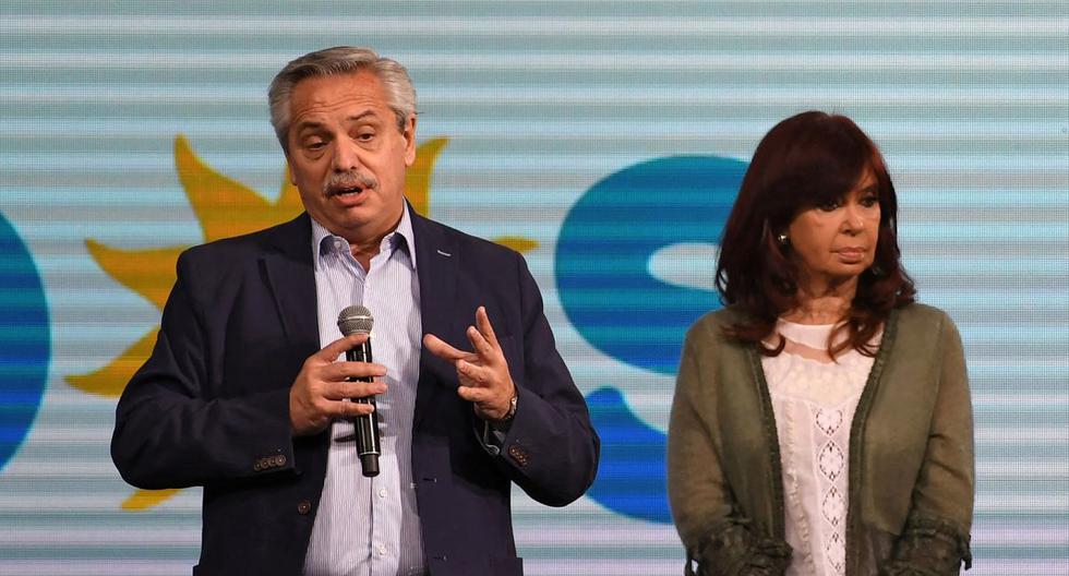 El presidente de Argentina, Alberto Fernández, y la vicepresidenta Cristina Fernández de Kirchner, comparecen tras los resultados de las PASO 2021. (MAXIMILIANO LUNA / TELAM / AFP).