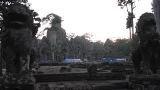 Arqueólogos buscan la verdad de la debacle de Angkor [VIDEO]