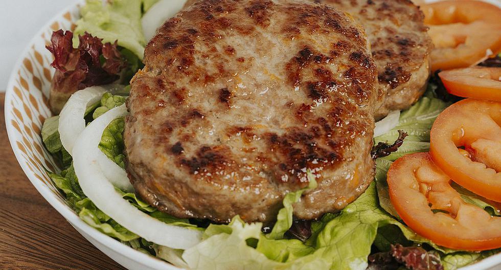 Beef burger: a versatile recipe that you can integrate with onion or spinach