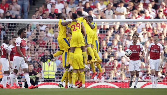 Arsenal cayó 3-2 ante el Crystal Palace en el Emirates Stadium por la fecha 35° de la Premier League | VIDEO. (Foto: AFP)