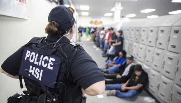 La agencia ICE constantemente realiza redadas en Estados Unidos que tienen como finalidad detener a extranjeros ilegales.(Foto: AFP)