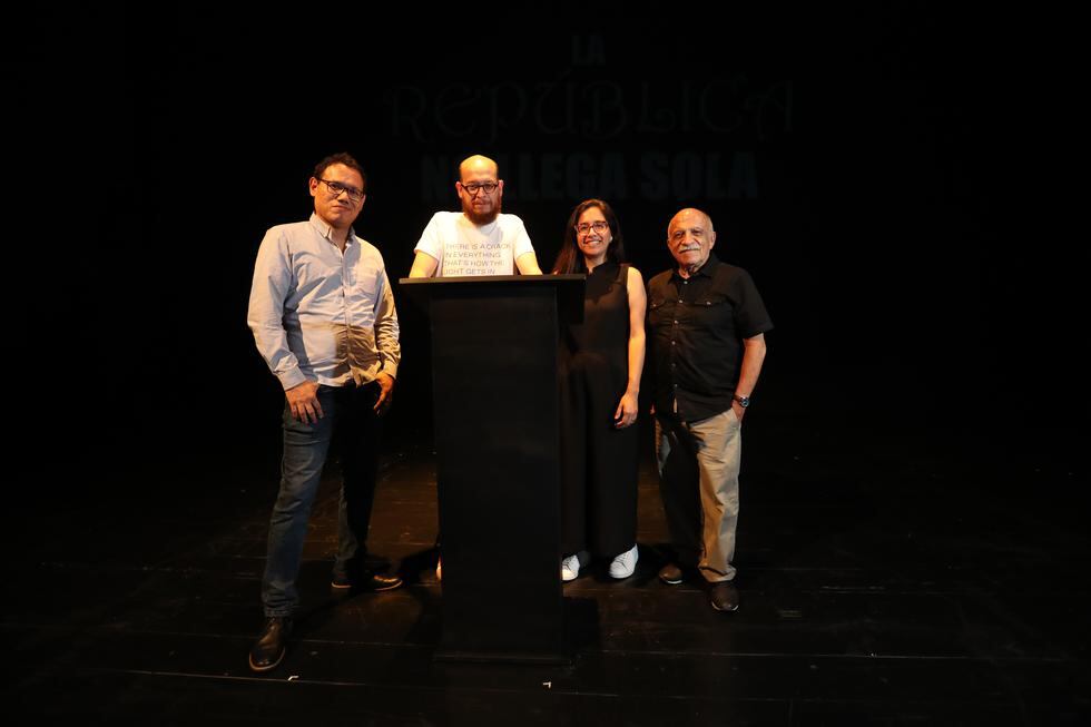 De izquierda a derecha: David Hidalgo, Alberto Vergara, Romina Mella y Jorge Chiarella.