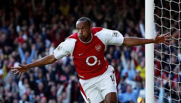 Subastaron una camiseta de Thierry Henry para conseguir fondos de ayuda para combatir el coronavirus. (Foto: AFP)