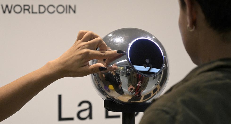 Worldcoin makes progress in Argentina during economic crisis: offering cryptocurrency in exchange for iris scans