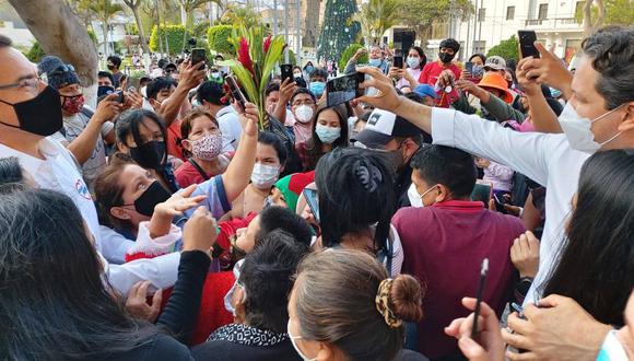 El expresidente Martín Vizcarra ha incumplido, como candidato al Congreso, el protocolo sanitario que su gobierno dictó en abril pasado para frenar la pandemia de COVID-19. (Foto: Difusión)