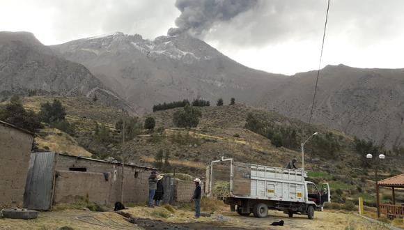 Erupción del volcán Ubinas: 350 familias afectadas serán evacuadas hacia Anascapa. (Foto: Zenaida Condori)