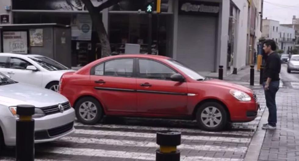 El video muestra la actitud de un ciudadano ante la falta de respeto a las normas viales. (Foto: Loteníaquesubir / YouTube)