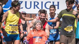El atleta que intentará batir el récord Guiness en maratón empujando la silla de ruedas de su madre