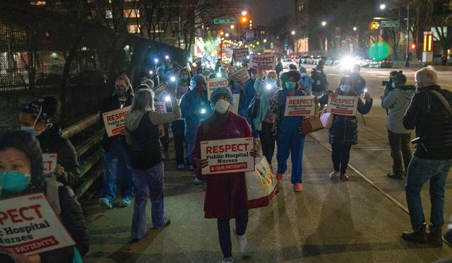 La Asociación de Enfermeras del Estado de Nueva York, que cuenta con más de 37 mil miembros, promovió la marcha. (Foto: AFP/David Dee Delgado)
