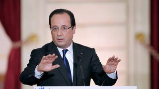 Hollande carga contra Macron: tanto movimiento ha llevado a la parálisis