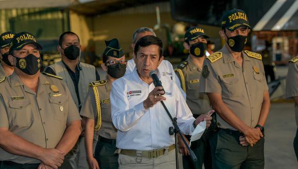 Ministro del Interior viaja con contingente policial Dinoes a la región de Ica para restablecer el orden tras bloqueos en la Panamericana Sur. (Foto: Mininter)