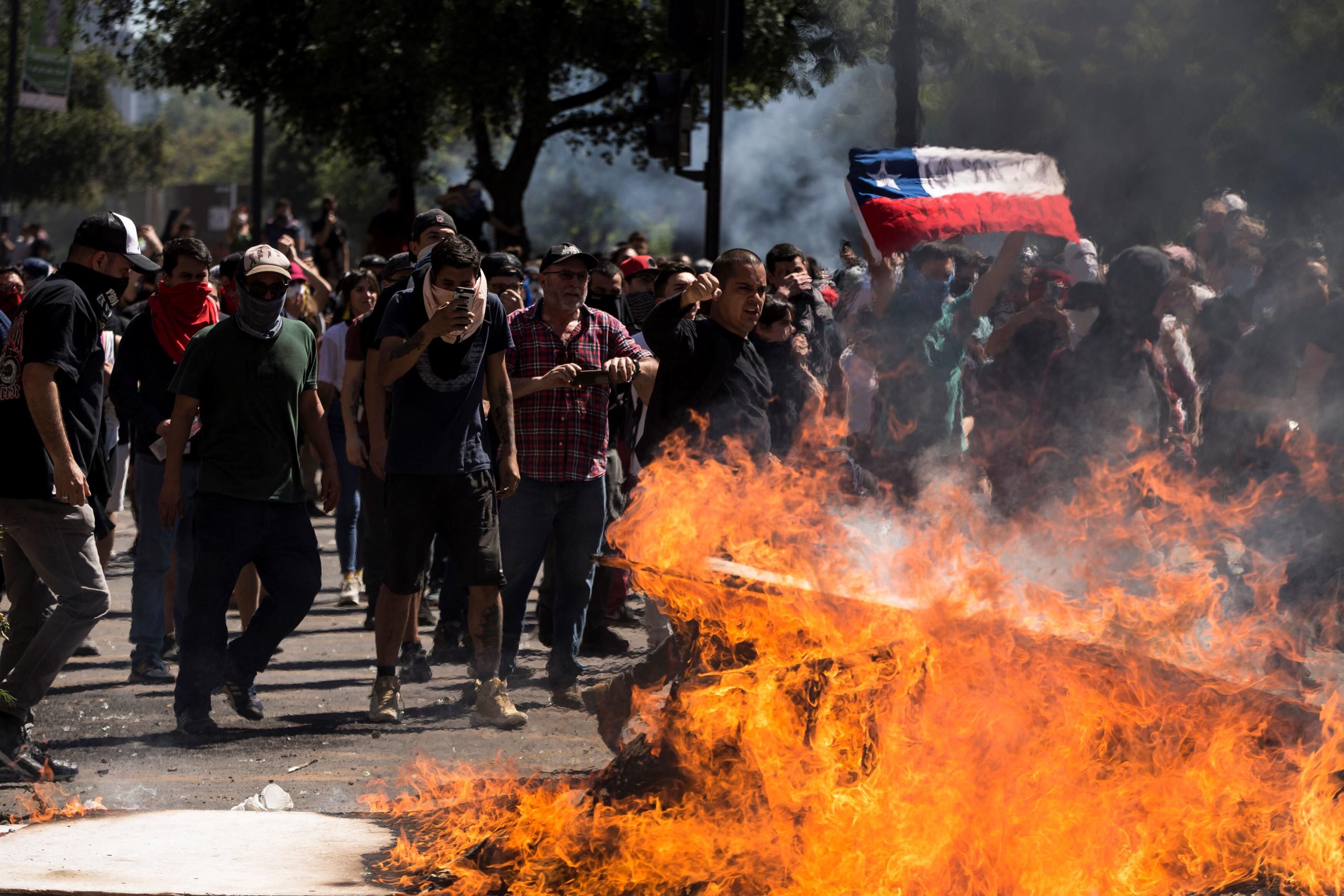Thousands of Chileans took to the streets in the so-called social outbreak.  (Photo: EFE)