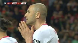 Gran susto para ‘CR7′: Burak Yilmaz falló penal y no pudo poner 2-2 el Portugal vs. Turquía | VIDEO