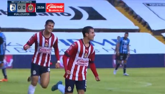 Gol de Sebastián Pérez Bouquet para el 1-0 de Chivas vs. Querétaro. (Captura: Fox Sports)