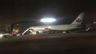 Así fue el aterrizaje de emergencia del avión de Air Canada que estuvo más de 4 horas sobrevolando Madrid | VIDEO | FOTOS