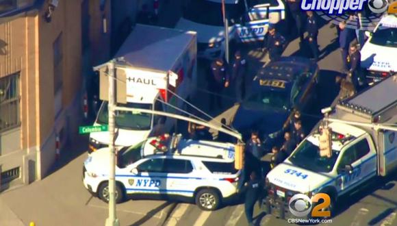 Reportan que conductor de camión atropelló a varios ciudadanos en Nueva York | Foto: Captura de video / CBSNewYork.com