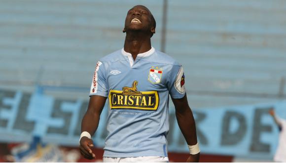 Luis Advíncula sufrió insultos racistas en el Cristal-León