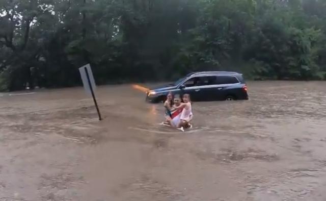 EE.UU.: Padre rescata a sus hijas de fuerte inundación en Maryland. (Foto: Captura de video)