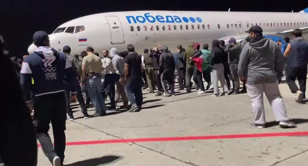 Manifestantes antiisraelíes toman el aeropuerto de la república rusa de Daguestán | VIDEOS