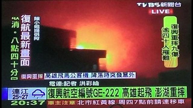 Mueren al menos 40 personas al estrellarse avión en Taiwán - 2