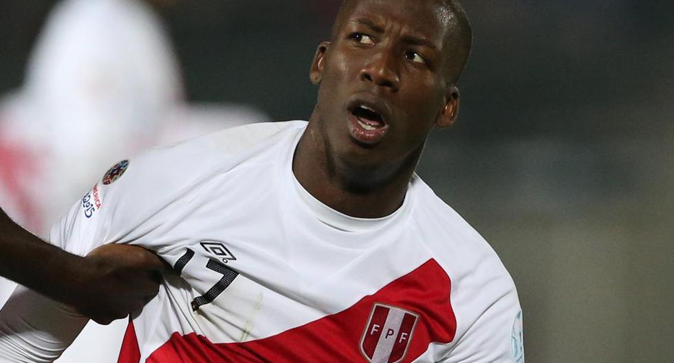 Luis Advíncula afirmó que la Selección Peruana saldrá con todo ante Nueva Zelanda. (Foto: Getty Images)
