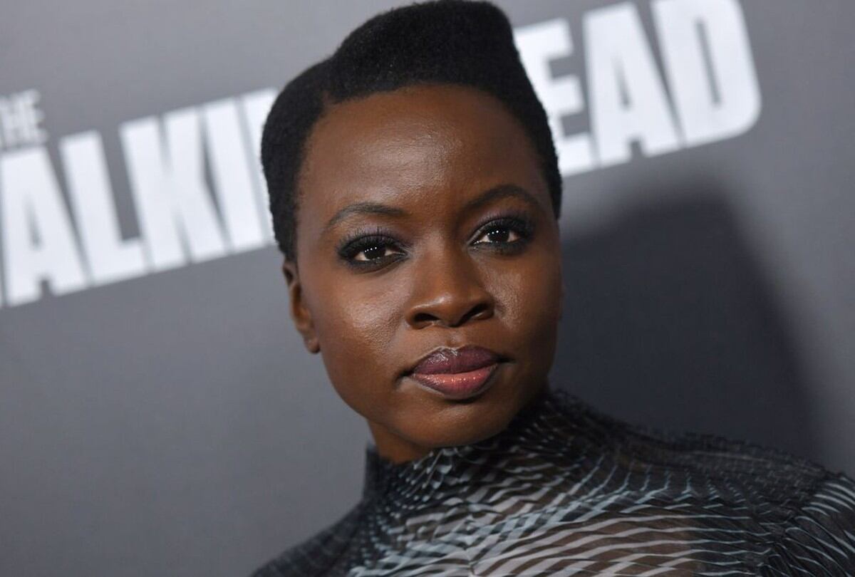 La actriz estadounidense Danai Gurira asiste al estreno de la Temporada 9 de 'The Walking Dead' de AMC . (AFP).