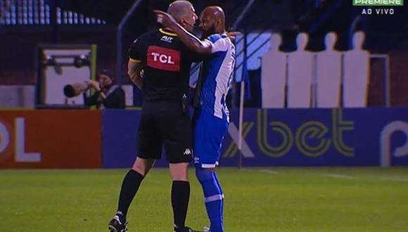 Daronco pisó a jugador y fue confrontado en el Avaí-Sao Paulo | Foto: captura