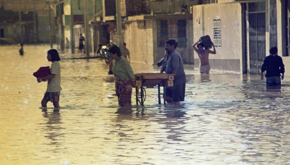 108 mil viviendas quedaron destruidas e inundadas debido a las devastadoras lluvias que se dieron desde el 6 de diciembre de 1997. (Foto: Archivo histórico El Comercio)