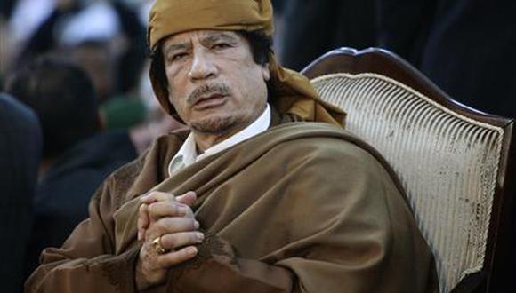Un 20 de octubre del 2011, el dictador libio Muamar Gadafi es asesinado por los rebeldes en Sirte. (REUTERS/Ismail Zitouny).