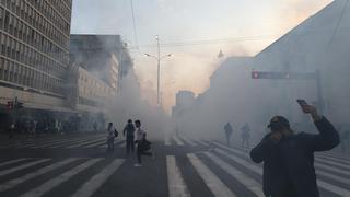 Marcha nacional: momento exacto en que se lanzaron bombas lacrimógenas y generó caos en Av. Abancay 
