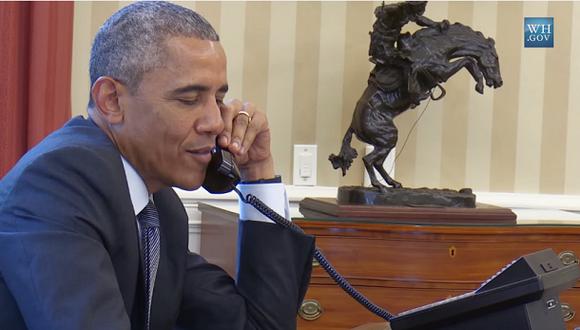 Barack Obama y su saludo a tres mujeres por el Día de la Madre