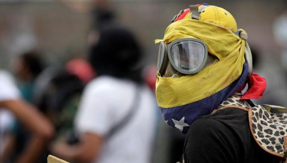 Plantón contra Maduro degenera en violencia que deja 2 muertos